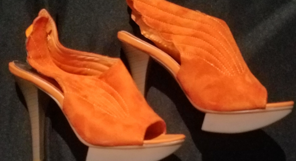 ORANGE Wing Platform Heels Sz 7